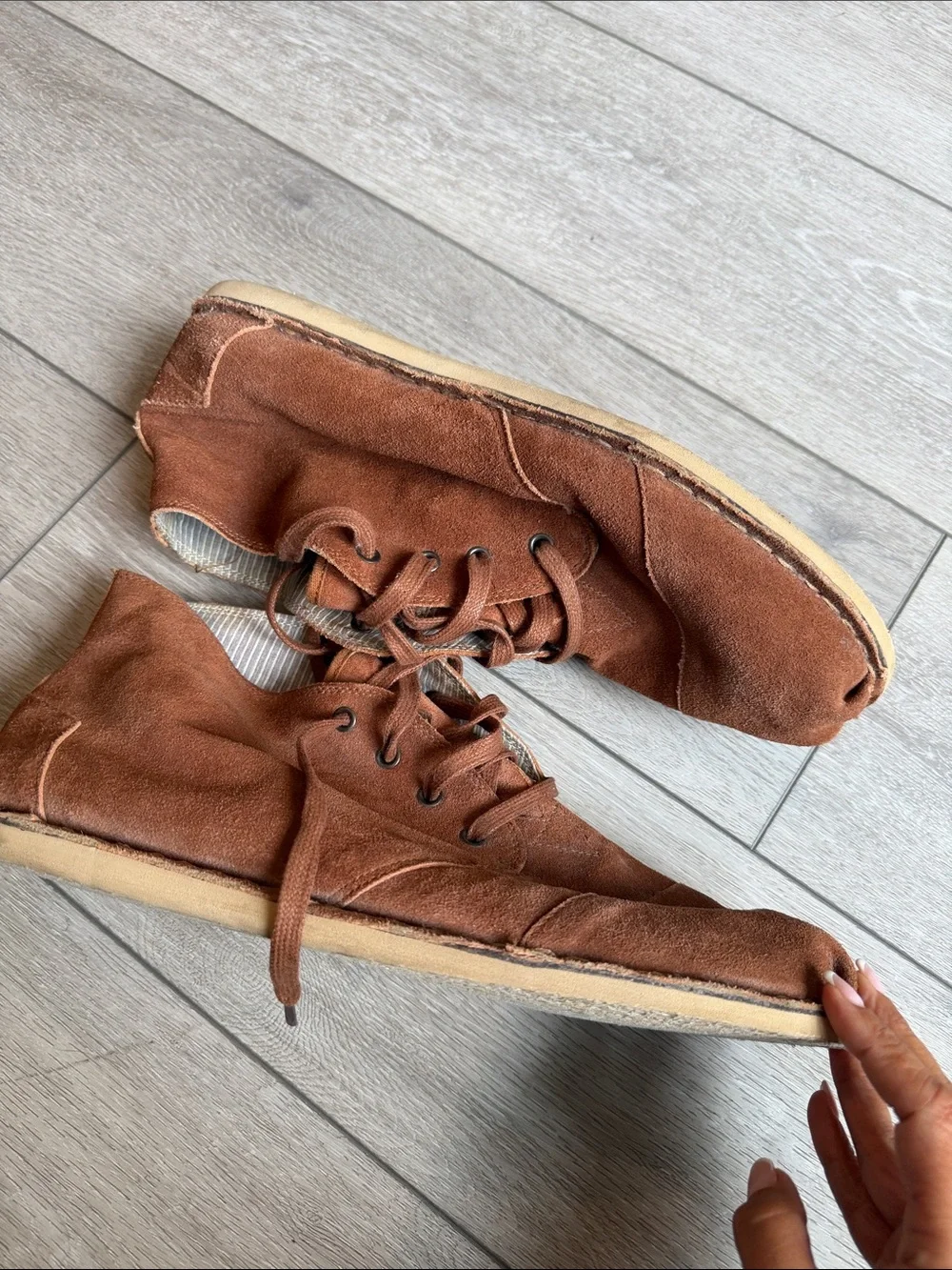 Toms Men's soft Brown Suede Chukka Boots size 14